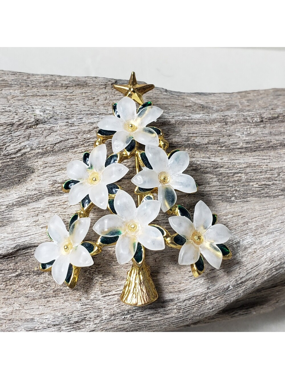 Vintage LIA Lianna Christmas Tree Brooch White Poinsettia Glows in UV Lucite?